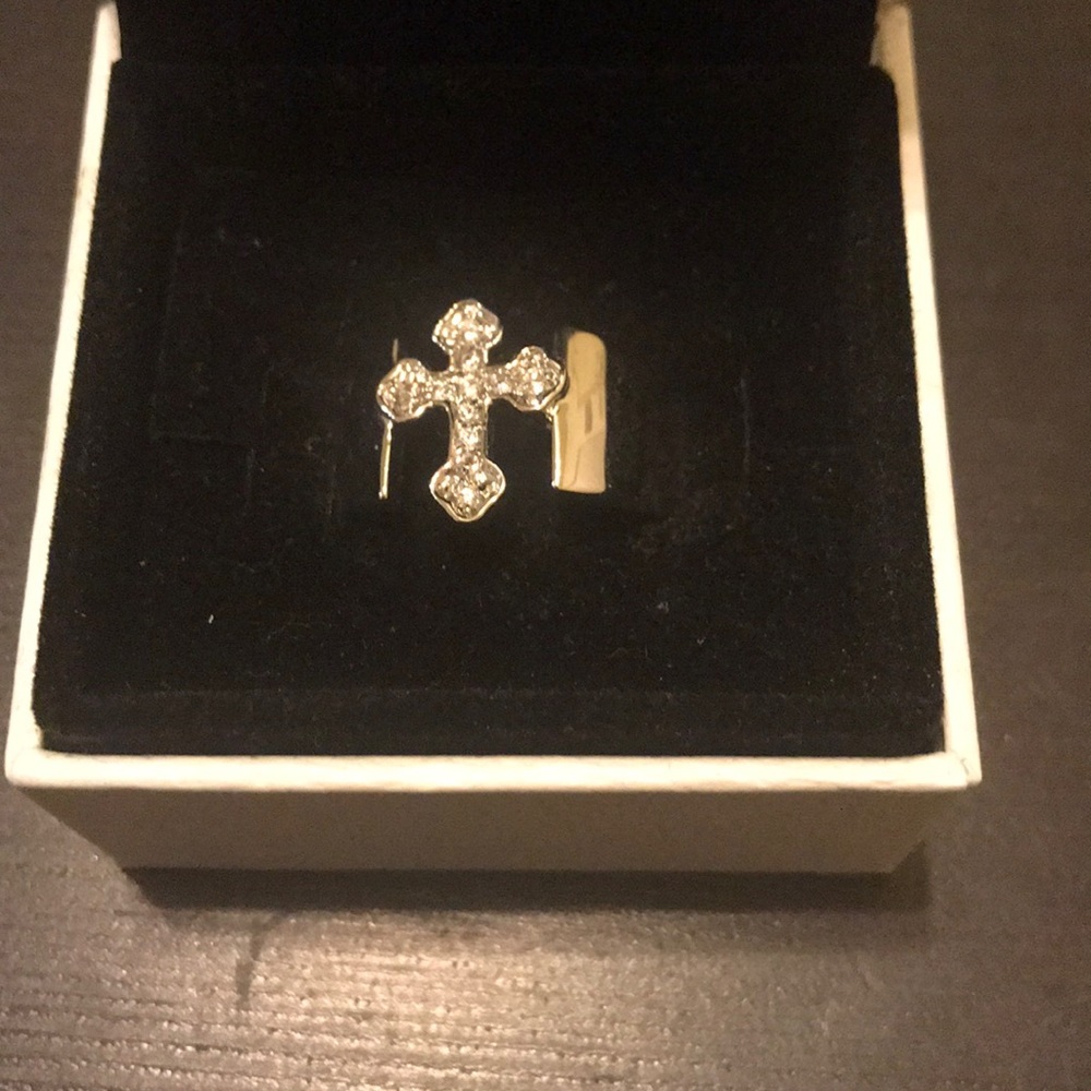 Silver cross premier ring